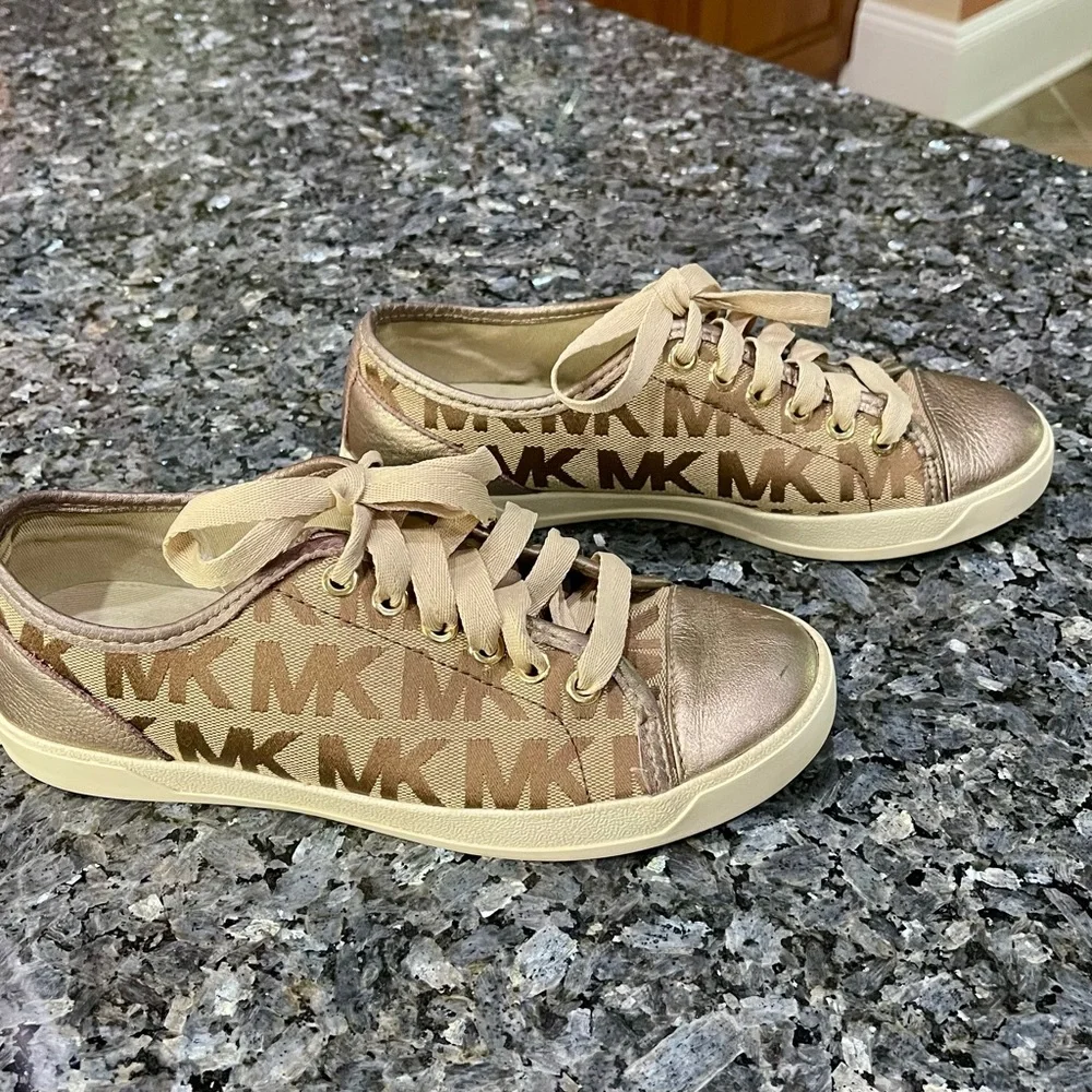 Michael Kors City Sneakers in Gold and Tan Size 6.5